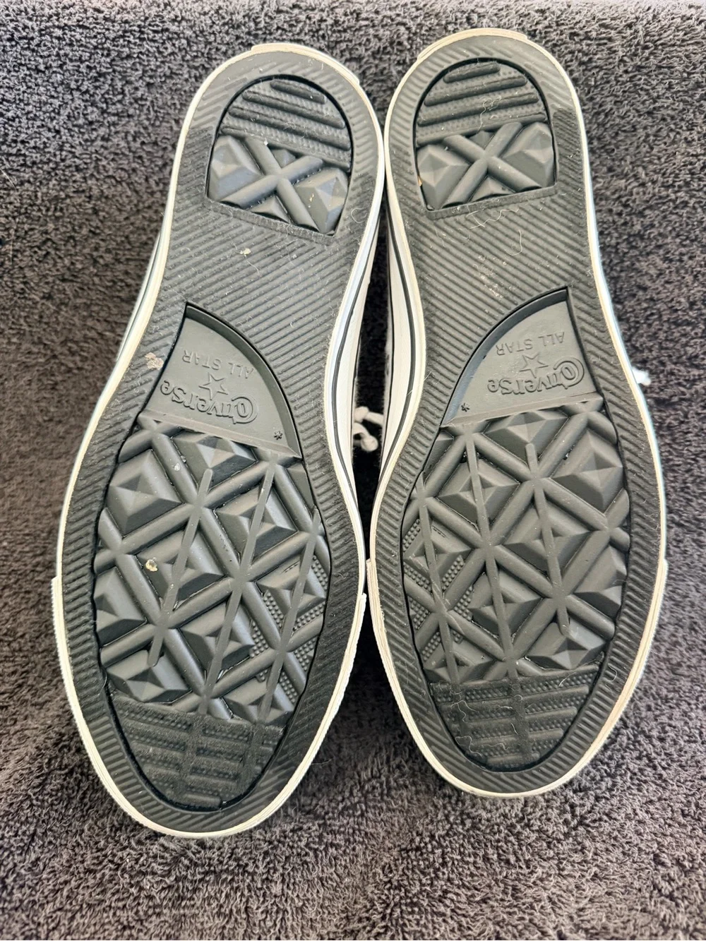 Converse Low-Top Shoreline Slip-On Sneakers in Light Gray and White - Picture 4 of 5